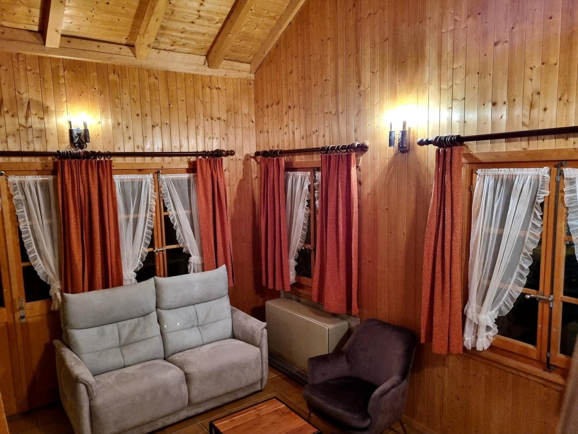 Hotel - Petit-Dejeuner Le Trift Ціналь Екстер'єр фото